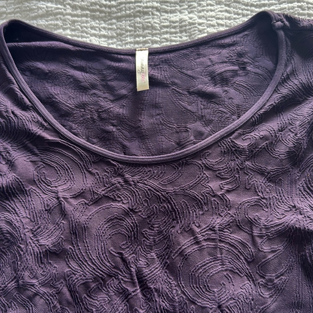 BNWOT purple skinny Tees shirt